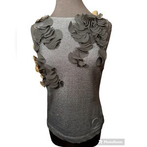 Akris Punto size 8 gray sleeveless crewneck top